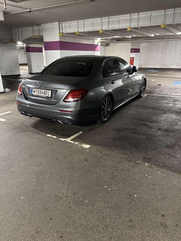 Gebraucht Mercedes E220 Avantgarde 194 PS (142 kW) 2016 Limousine