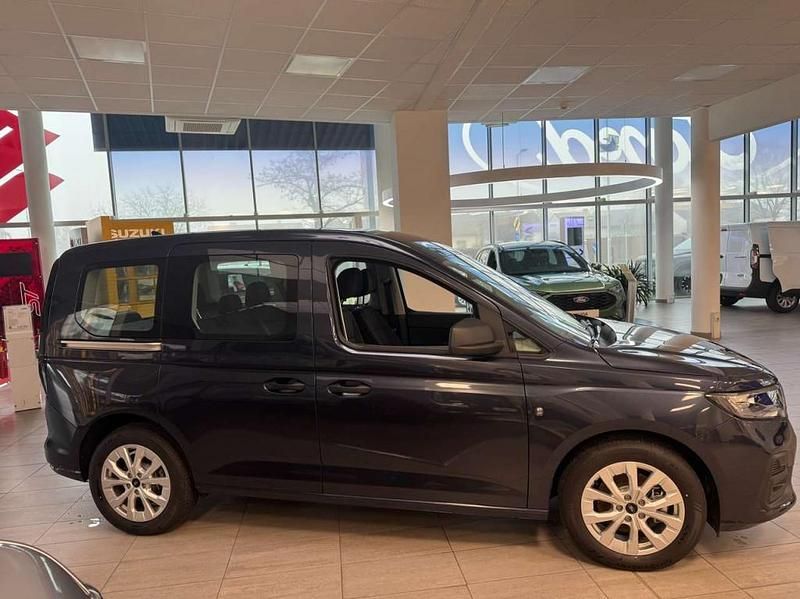 Neu Ford Tourneo Trend 116 PS (85 kW) 2025 Van / Kleinbus