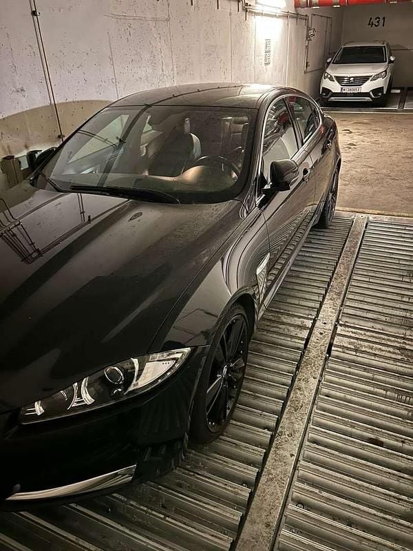 Gebraucht Jaguar XF Luxury 275 PS (202 kW) 2012 Schwarz Limousine