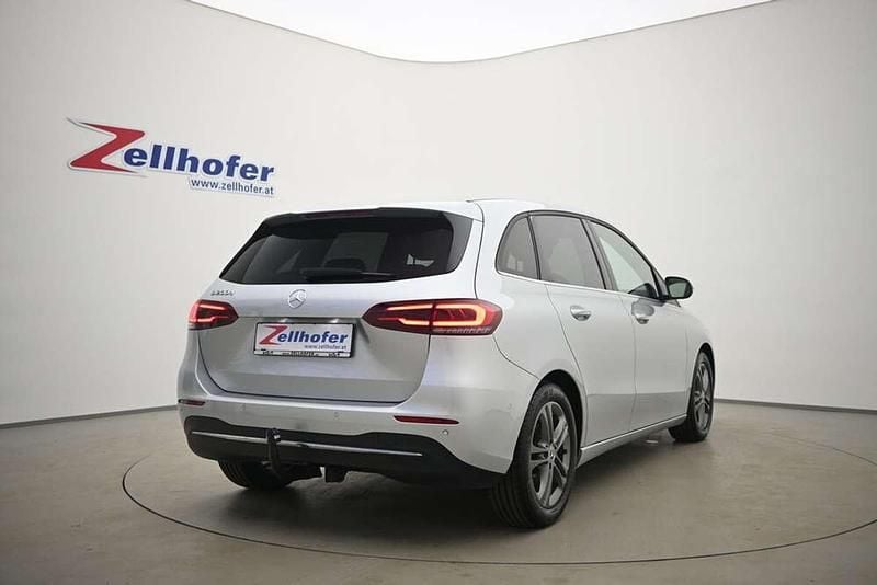 Gebraucht Mercedes B200 150 PS (110 kW) 2019 Silber Van / Kleinbus