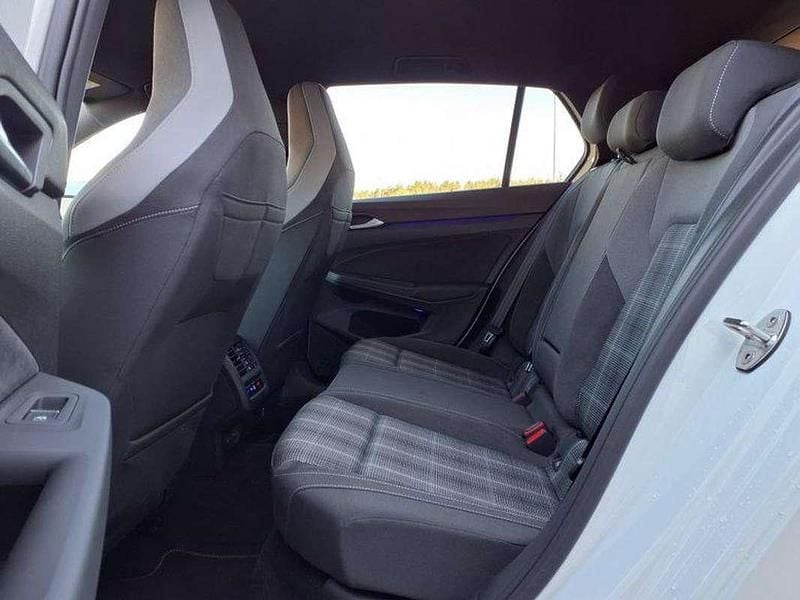 Gebraucht VW Golf VIII GTD 200 PS (147 kW) 2023 Weiß Limousine