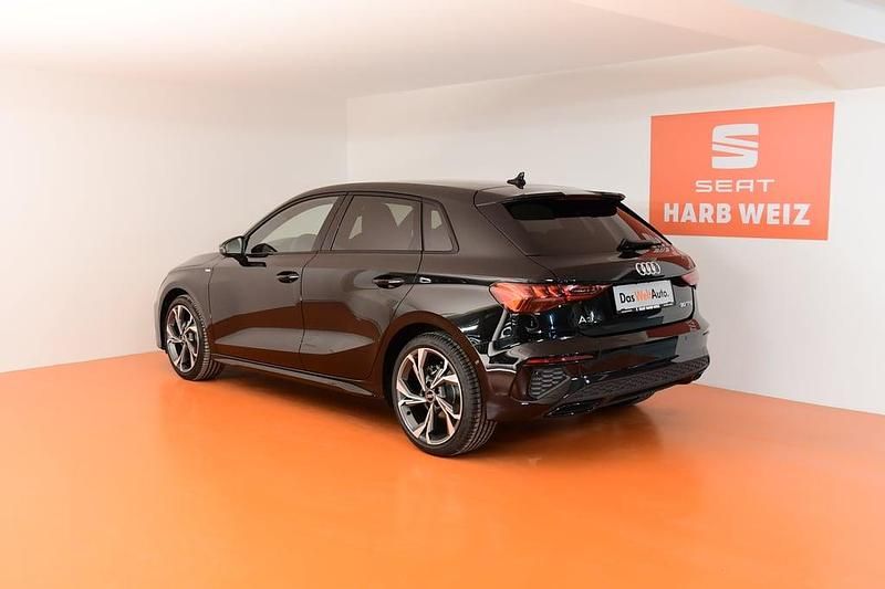 Gebraucht Audi A3 S-Line 110 PS (80 kW) 2023 Schwarz  metallicperleffektno Limousine