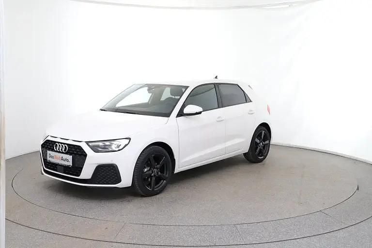 Weiss normal Neu 2025 Audi A1 Sportback Design Kleinwagen | € 23.890 (Guter Preis) - Bild 1/4