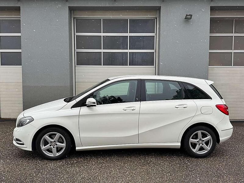 Gebraucht Mercedes B200 Edition 136 PS (100 kW) 2013 Weiß Van / Kleinbus
