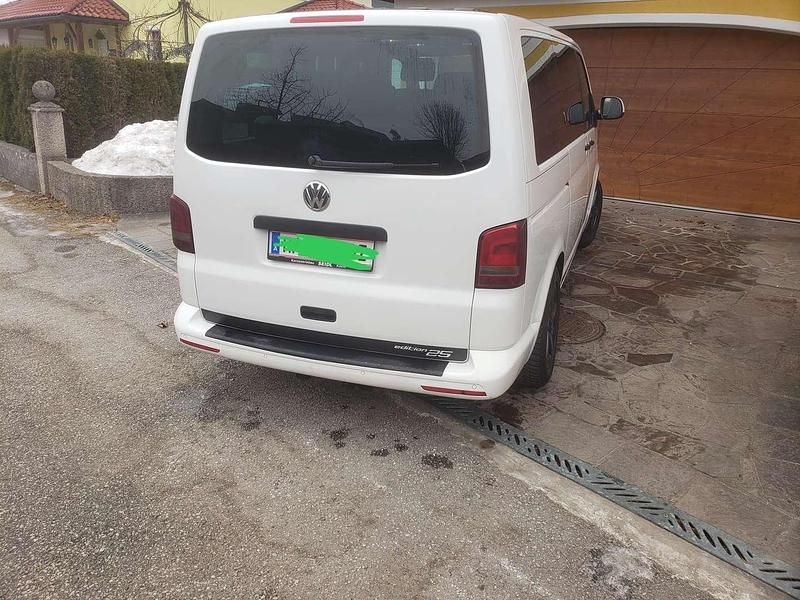 Gebraucht VW Multivan Edition 140 PS (102 kW) 2012 Weiß Van