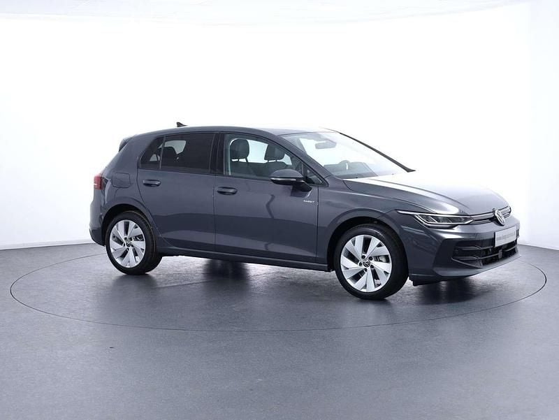 Neu VW Golf VIII 116 PS (85 kW) 2025 Grau Limousine