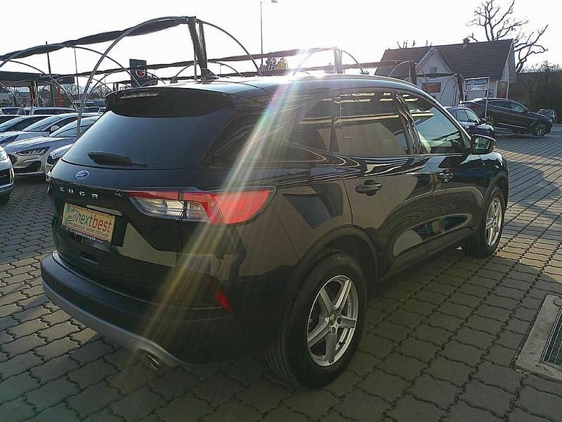 Gebraucht Ford Kuga Trend 120 PS (88 kW) 2022 Schwarz SUV