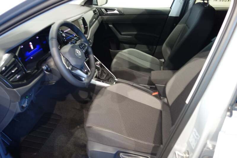 Gebraucht VW Polo 95 PS (69 kW) 2024 Silber  metallic Limousine