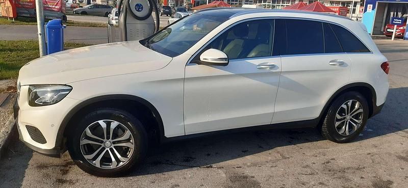 Weiß Gebraucht 2016 Mercedes GLC220 SUV | € 20.000 (Guter Preis) - Bild 1/4