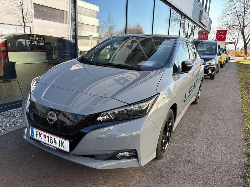 Gebraucht Nissan Leaf N-Connecta 110 kW (150 PS) 2023 Grau Kleinwagen