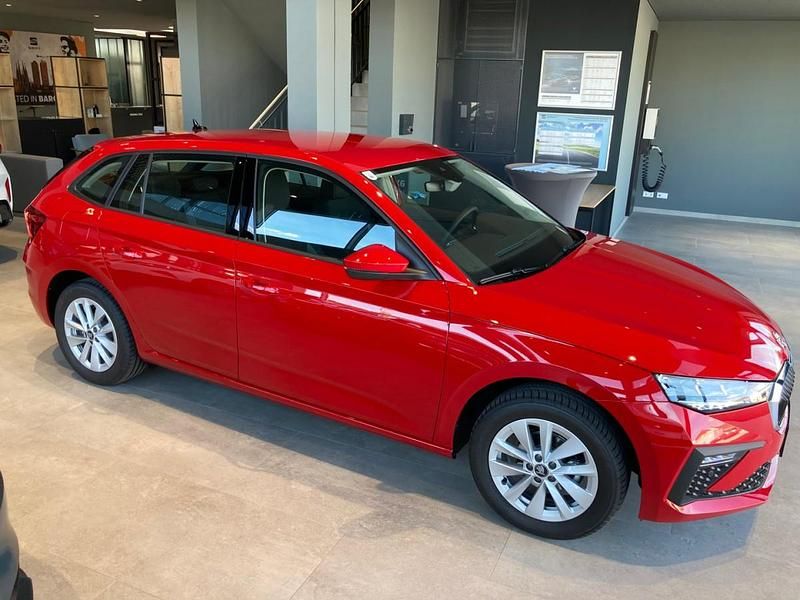 Gebraucht Skoda Scala Selection 95 PS (69 kW) 2025 Mittelrot  metallic Kleinwagen