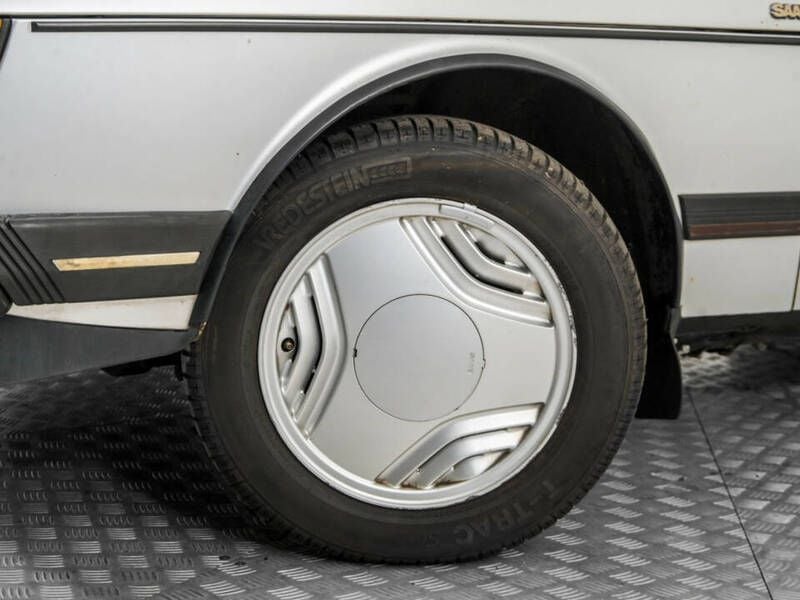Gebraucht Saab 900 120 PS (88 kW) 1984 Grau Kleinwagen