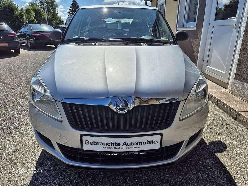 Gebraucht Skoda Fabia Active 60 PS (44 kW) 2014 Silber Kleinwagen