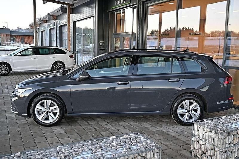 Gebraucht VW Golf VIII Life 150 PS (110 kW) 2022 Grau Kombi