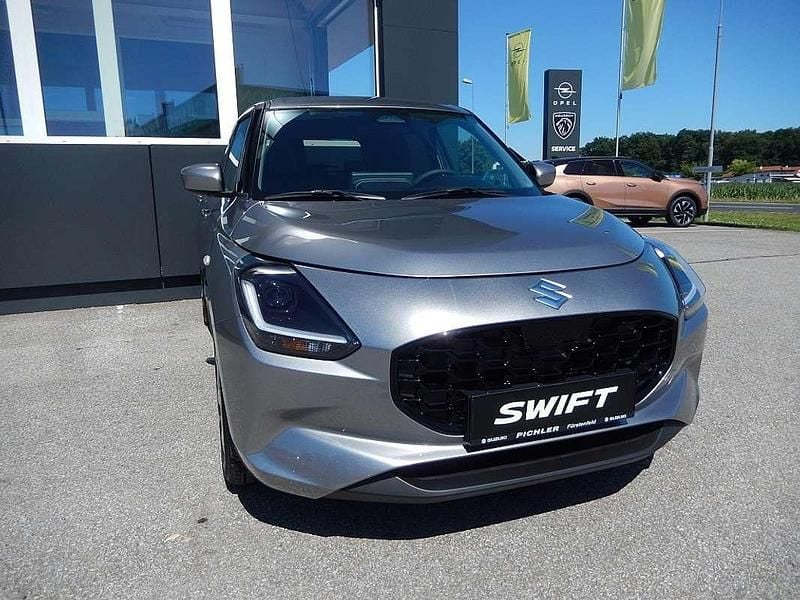 Neu Suzuki Swift 83 PS (61 kW) 2025 Silber Kleinwagen