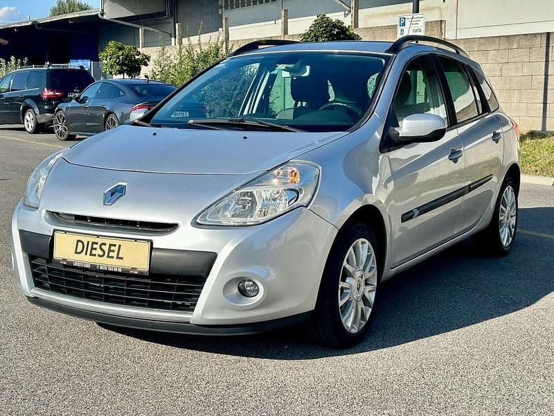 Gebraucht Renault Clio GrandTour 88 PS (64 kW) 2011 Silber Kombi
