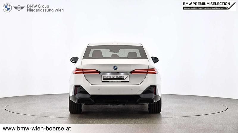 Gebraucht BMW 530e Efficient Dynamics 299 PS (219 kW) 2024 Weiß Limousine