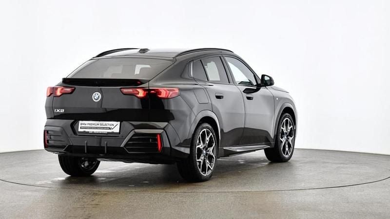 Gebraucht BMW iX2 Luxury Line 150 kW (204 PS) 2025 Schwarz SUV