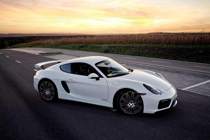 Weiß Gebraucht 2015 Porsche Cayman GTS Coupé | € 69.990 - Bild 1/4