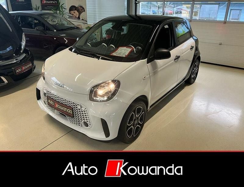 Weiß Gebraucht 2021 Smart ForFour Electric Drive Limousine | € 10.990 - Bild 1/4