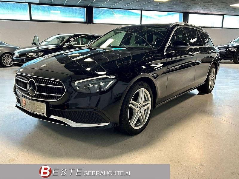 Gebraucht Mercedes E300 194 PS (142 kW) 2021 Schwarz Kombi