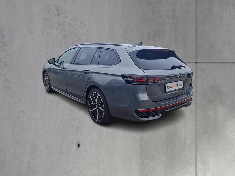 Neu VW Passat Sport 193 PS (141 kW) 2026 Mittelgrau  normal Kombi