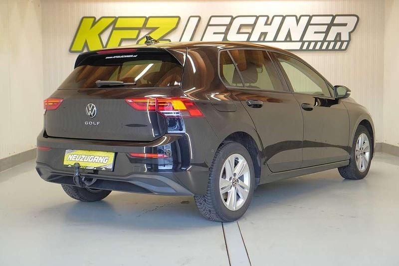 Gebraucht VW Golf VIII 131 PS (96 kW) 2020 Schwarz Limousine