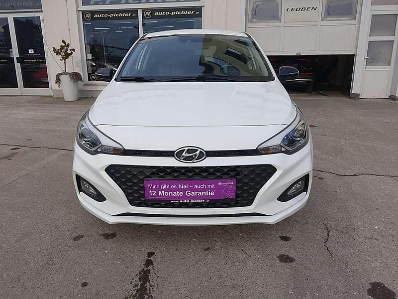 Gebraucht Hyundai i20 84 PS (61 kW) 2019 Weiß Kleinwagen