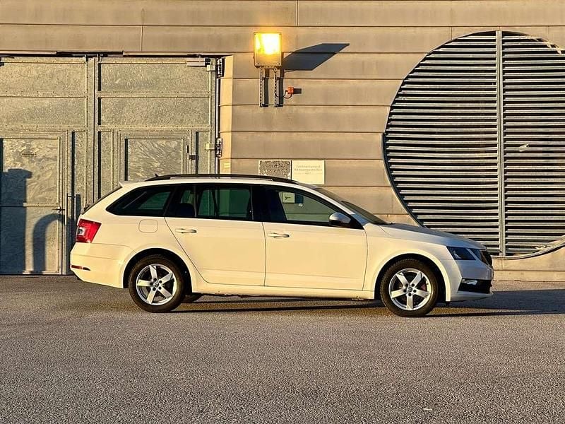Gebraucht Skoda Octavia Ambition 116 PS (85 kW) 2017 Weiß Kombi