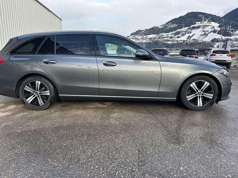 Gebraucht Mercedes C220 200 PS (147 kW) 2022 Grau Kombi