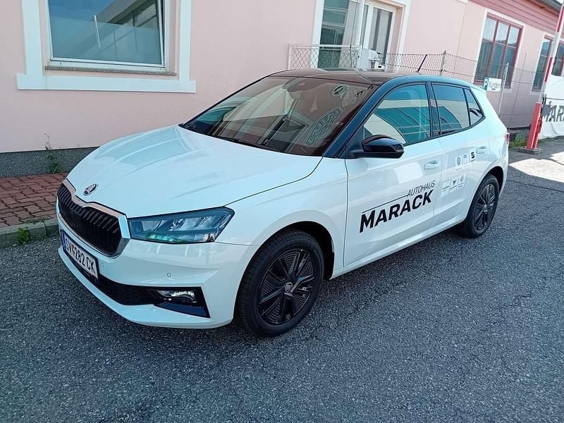 Weiss metallic Gebraucht 2024 Skoda Fabia Selection Kleinwagen | € 22.490 (Etwas zu teuer) - Bild 1/4