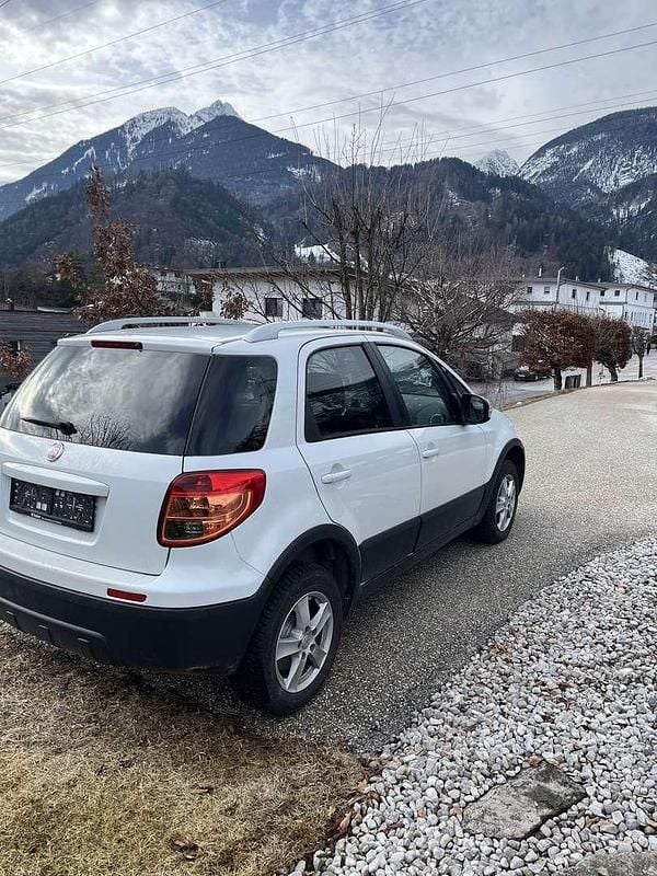 Gebraucht Fiat Sedici Emotion 120 PS (88 kW) 2012 Weiß SUV