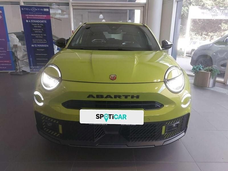 Neu Abarth 600e Turismo 175 kW (238 PS) 2025 Grün SUV
