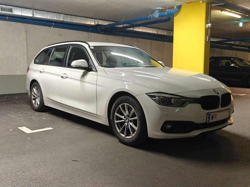 Weiß Gebraucht 2015 BMW 318 Kombi | € 8.000 - Bild 1/4