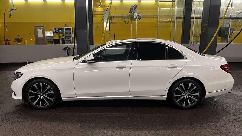 Gebraucht Mercedes E220 Exclusive 194 PS (142 kW) 2017 Weiß Limousine