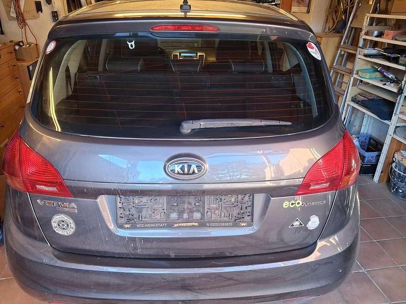 Gebraucht Kia Venga Motion 90 PS (66 kW) 2011 Grau Kleinwagen
