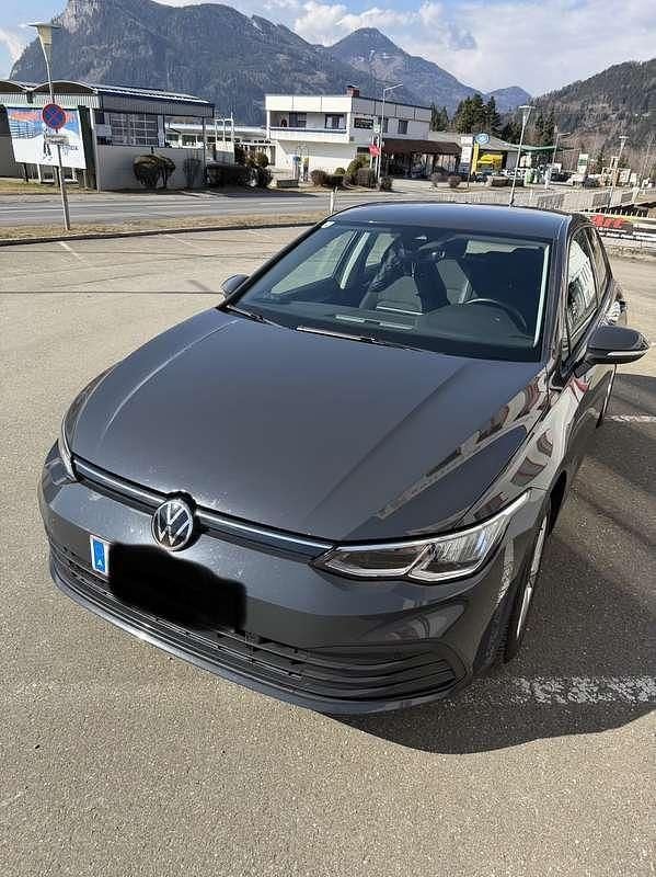 Gebraucht VW Golf VIII Life 131 PS (96 kW) 2020 Grau Kleinwagen