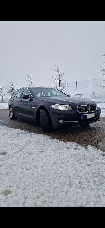 Gebraucht BMW 520 184 PS (135 kW) 2010 Schwarz Kombi