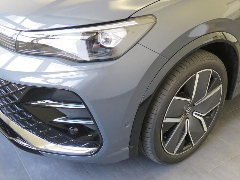 Gebraucht VW Tiguan Sport 150 PS (110 kW) 2025 Mittelgrau  metallic SUV