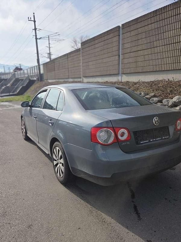 Gebraucht VW Jetta 105 PS (77 kW) 2008 Limousine