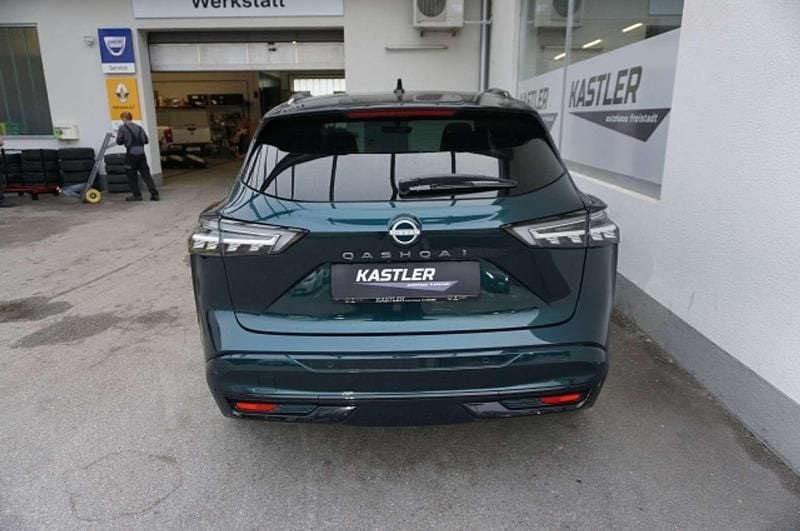 Gebraucht Nissan Qashqai 140 PS (102 kW) 2024 Grün SUV