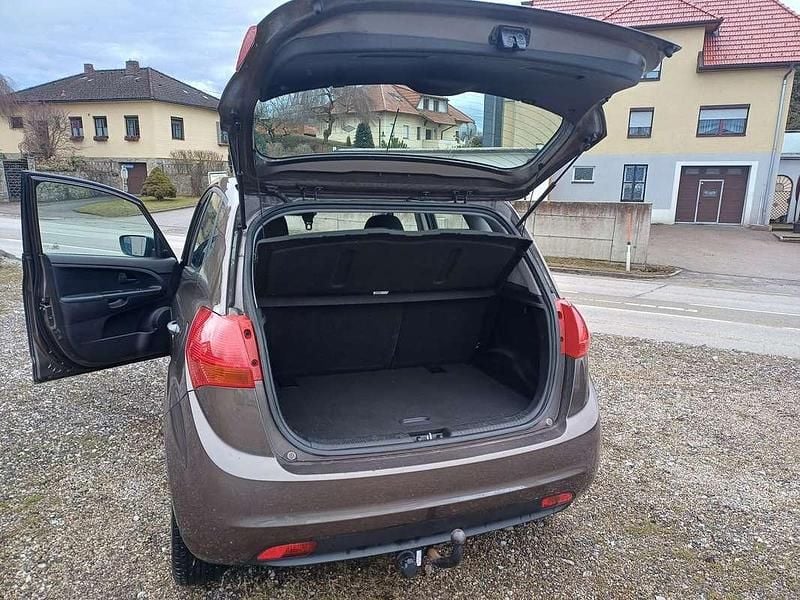 Gebraucht Kia Venga 90 PS (66 kW) 2014 Braun Kleinwagen