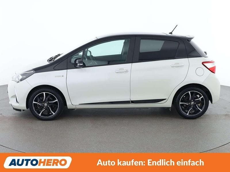 Gebraucht Toyota Yaris Hybrid Style 101 PS (74 kW) 2017 Weiß Kleinwagen