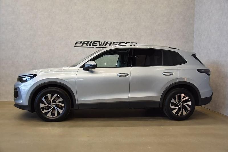 Gebraucht VW Tiguan 150 PS (110 kW) 2026 Silber  metallic SUV