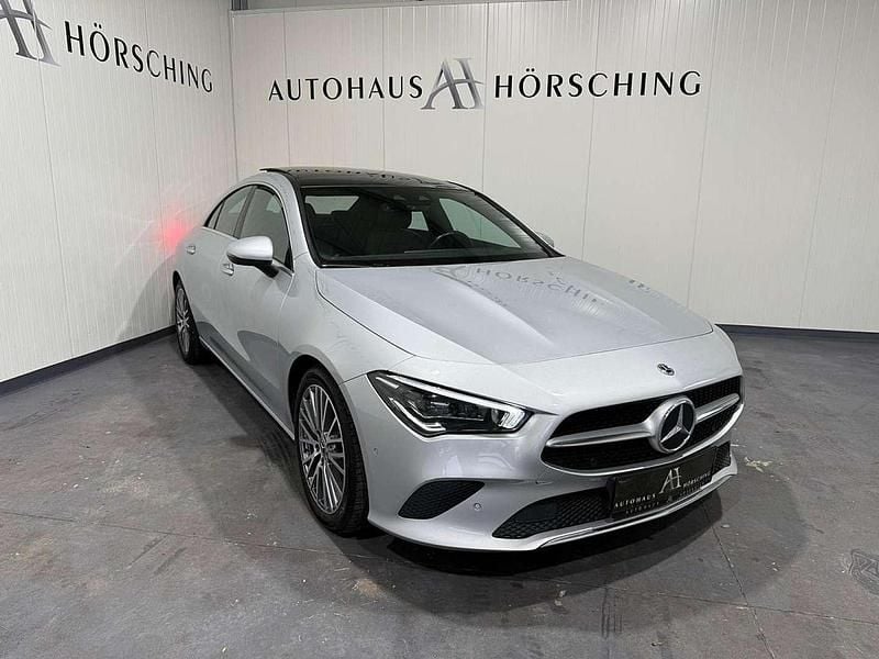 Silber Gebraucht 2021 Mercedes CLA180 Limousine | € 27.999 (Fairer Preis) - Bild 1/4