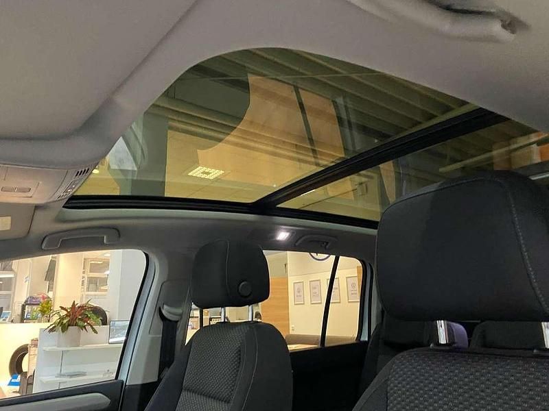 Neu VW Touran 150 PS (110 kW) 2025 Weiss  normal Van / Kleinbus