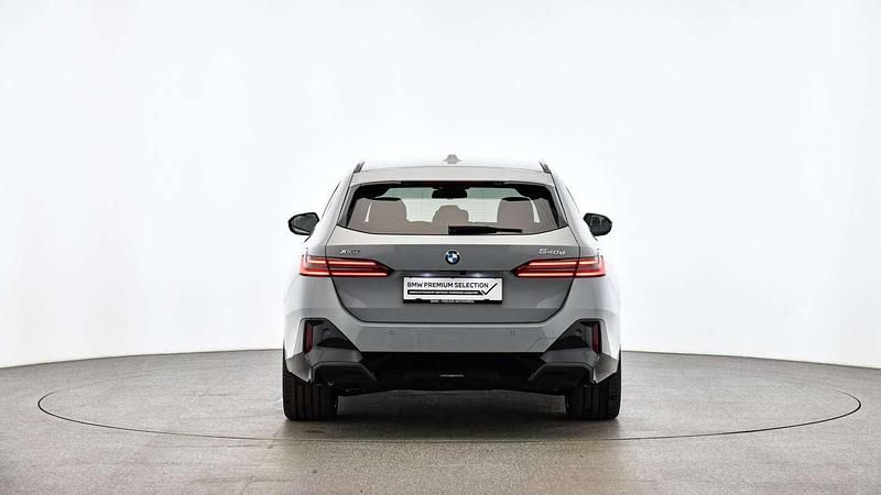 Gebraucht BMW 540 Shadowline 303 PS (222 kW) 2025 M brooklyn grau metallic Kombi