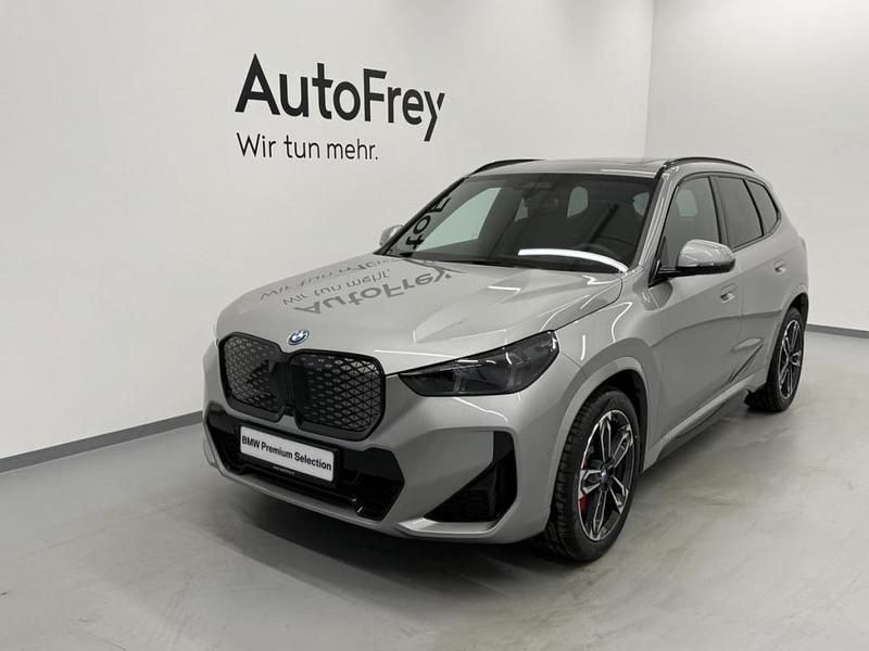 Spacesilber Gebraucht 2026 BMW iX1 Shadowline SUV | € 52.890 (Fairer Preis) - Bild 1/4