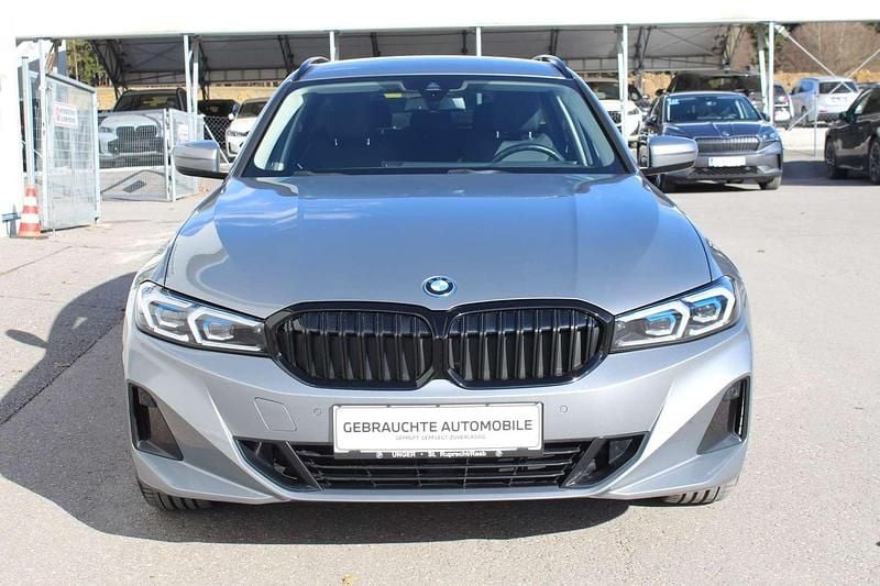 Gebraucht BMW 330e Efficient Dynamics 292 PS (214 kW) 2022 Grau Kombi