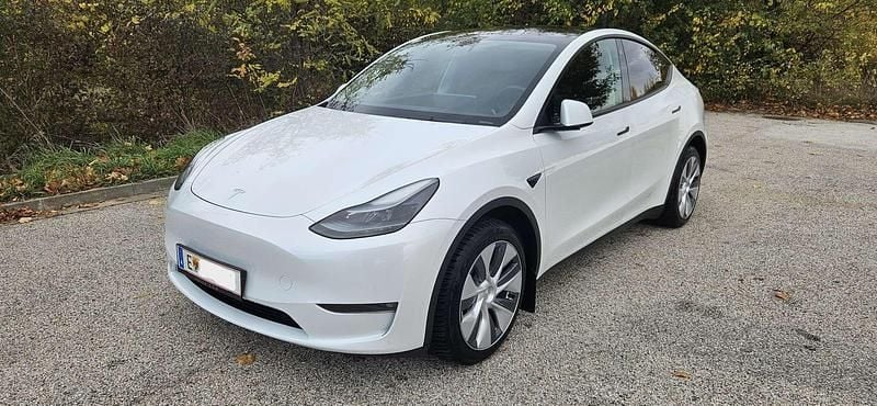Weiß Gebraucht 2023 Tesla Model Y Long Range AWD SUV | € 36.990 (Fairer Preis) - Bild 1/4